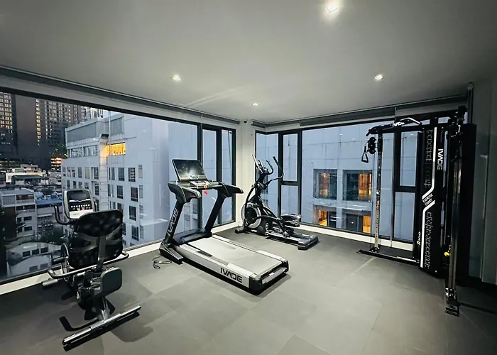 6th Avenue Sukhumvit Bkk 407 Bts Asoke Nana *