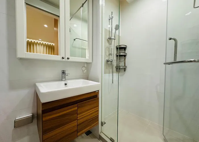 6th Avenue Sukhumvit Bkk 407 Bts Asoke Nana * Bangkok